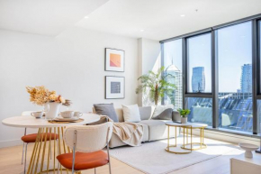 Elegant 1B apt Central Melbourne w unreal view #2 PA44